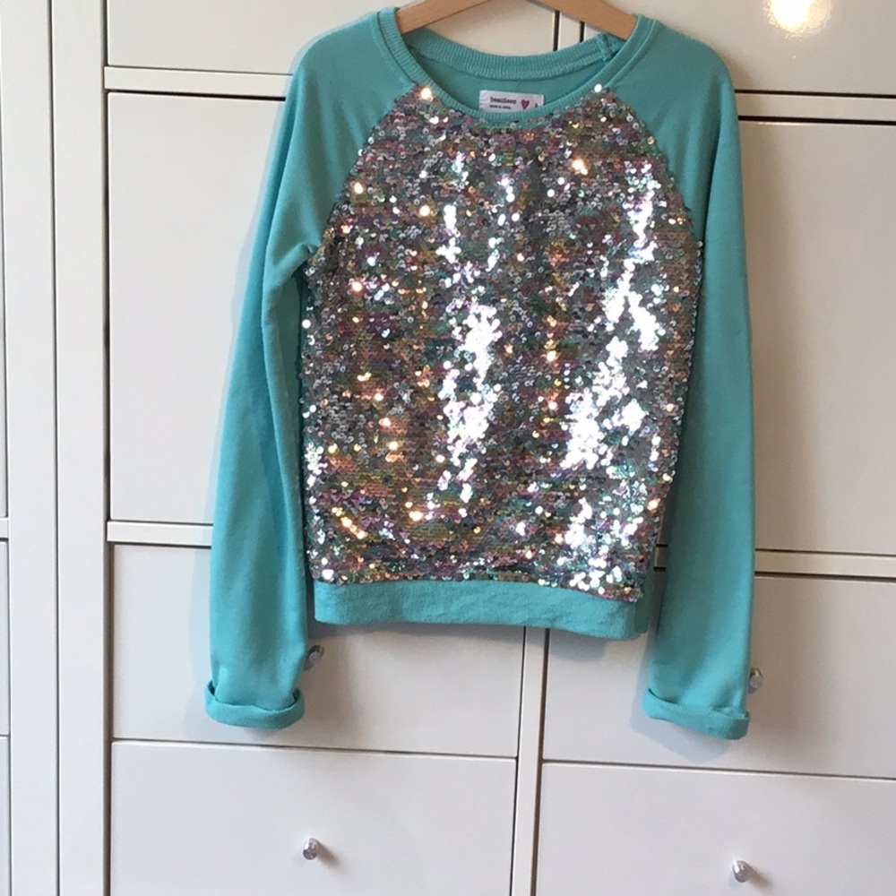 Long sleeve turquoise top with sequins